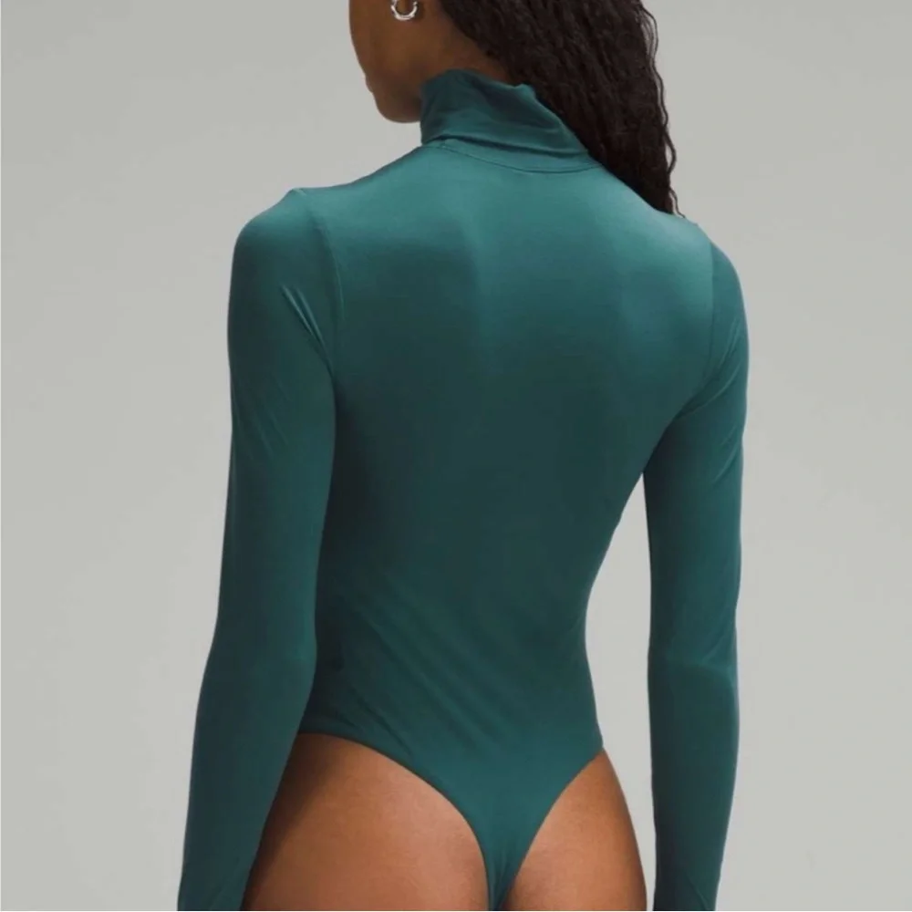 Lululemon Teal Turtleneck Seriously Soft Nulu Long Sleeve Bodysuit Womens Size L